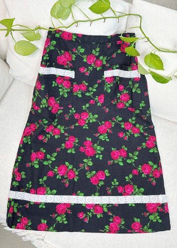 (eu)black floral skirt