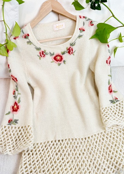 (japan)flower embroidered knit sweater