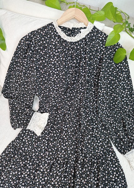 (us)black floral dress