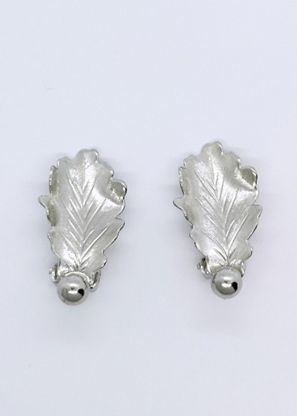 (us)silver tone leaf earrings