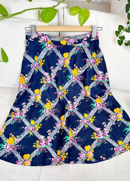 (japan)navy floral skirt